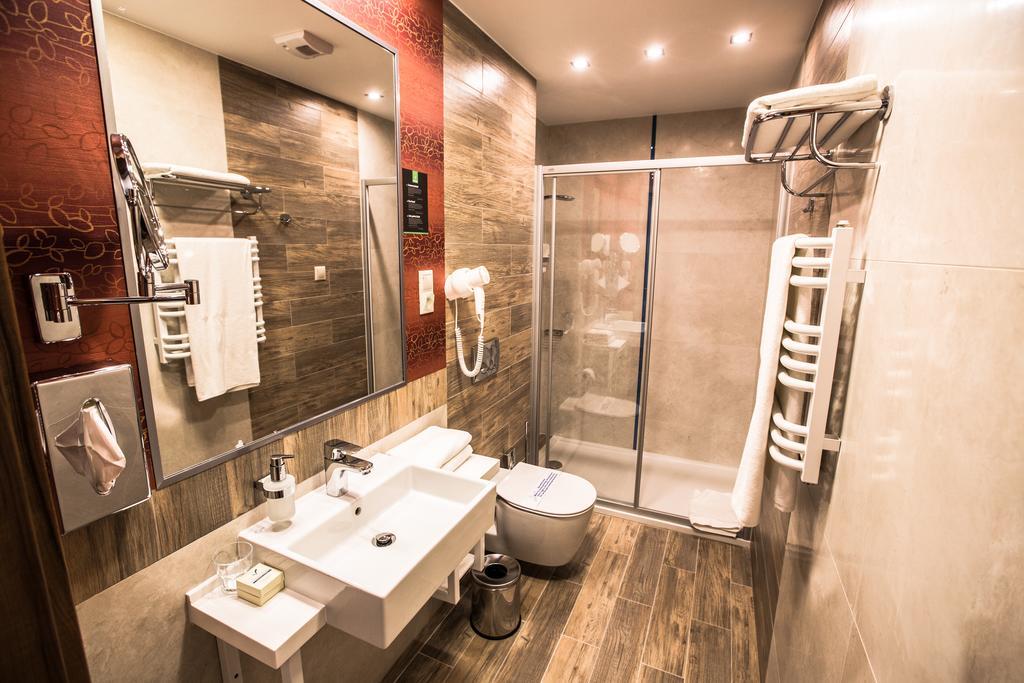 Mineral Hotel Malinowy Raj Solec-Zdrój Pokoj fotografie