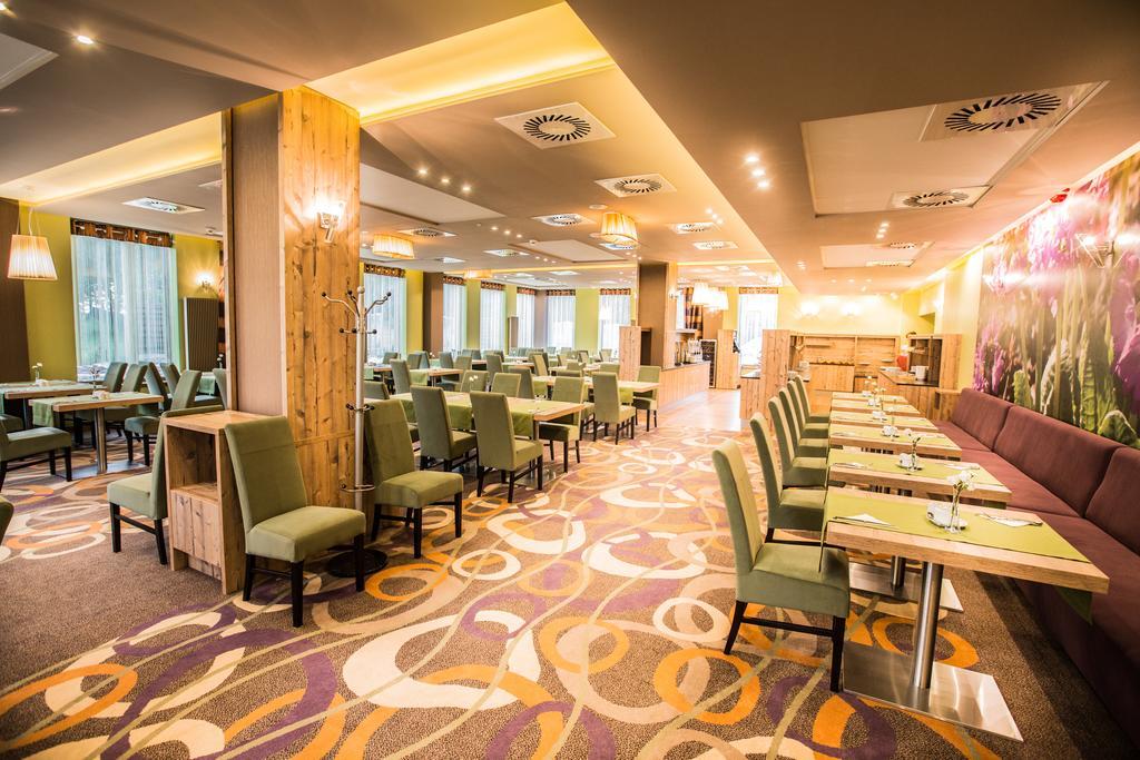 Mineral Hotel Malinowy Raj Solec-Zdrój Exteriér fotografie